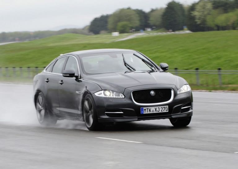 jaguar_xj_2011_pictures_4-aspect-ratio-1280-909.jpg