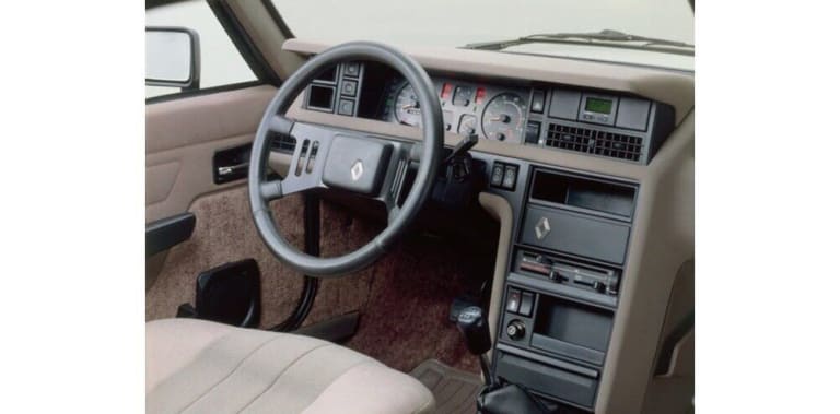 l-interieur-complet-photo-renault-1595603781-aspect-ratio-1000-494.jpg