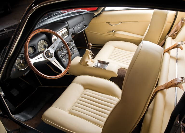 lamborghini_350-400-gt_1964_photos_1-aspect-ratio-2048-1482.jpg