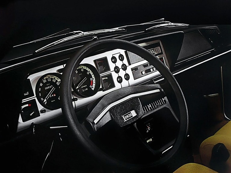 lancia_gamma_berlina_5.jpg