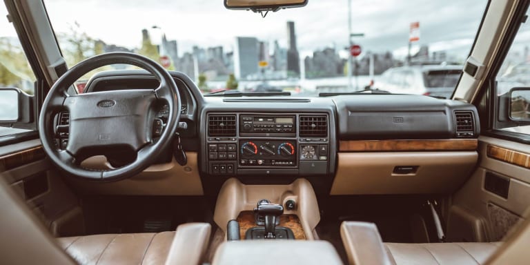 large_1995_Range_Rover_Classic_white__0002_Layer22.jpg
