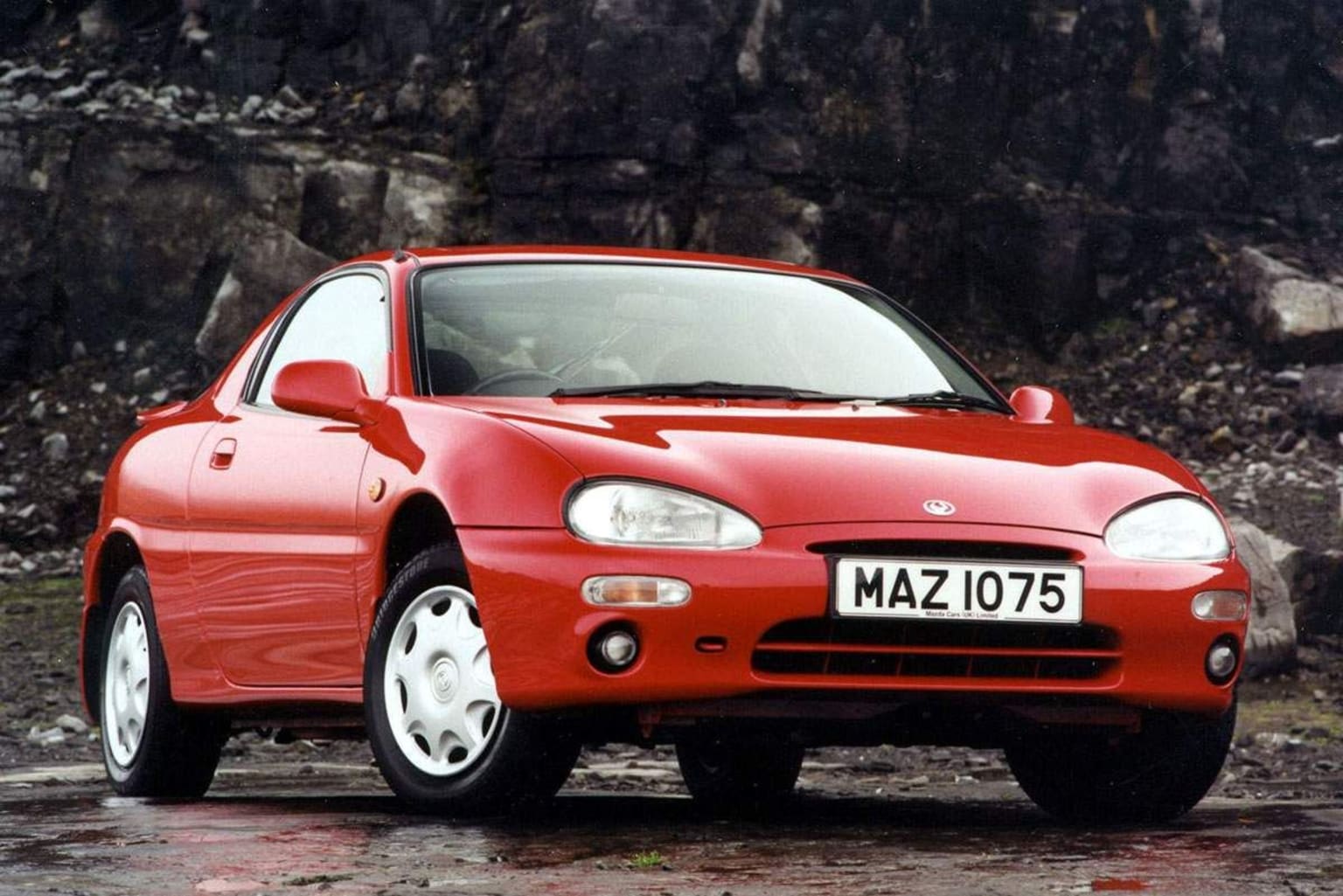 Mazda MX3: un mini V6 pour peanuts !