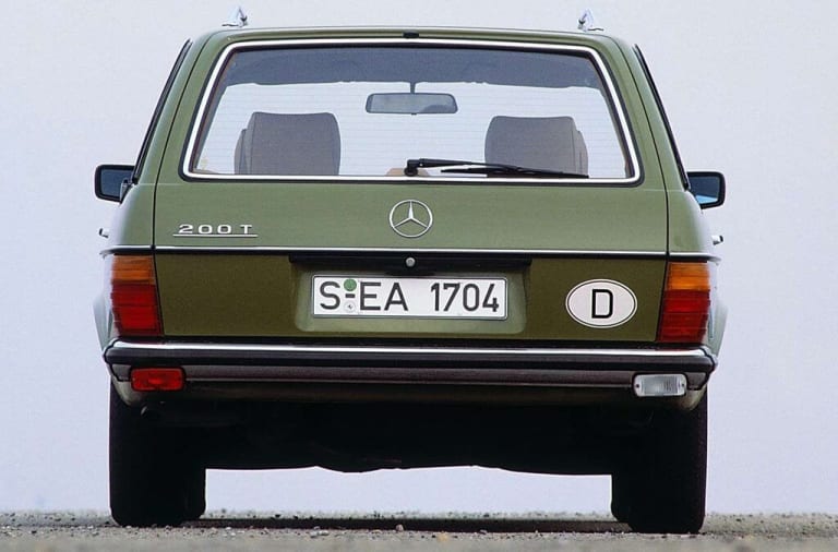 mercedes-benz_e-klasse_1980_pictures_2-aspect-ratio-1024-674.jpg