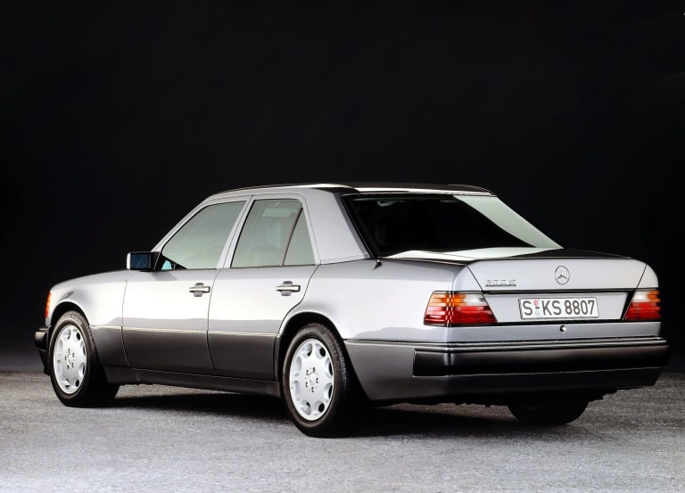 mercedes-benz_e-klasse_1990_photos_1-aspect-ratio-2048-1475.jpg