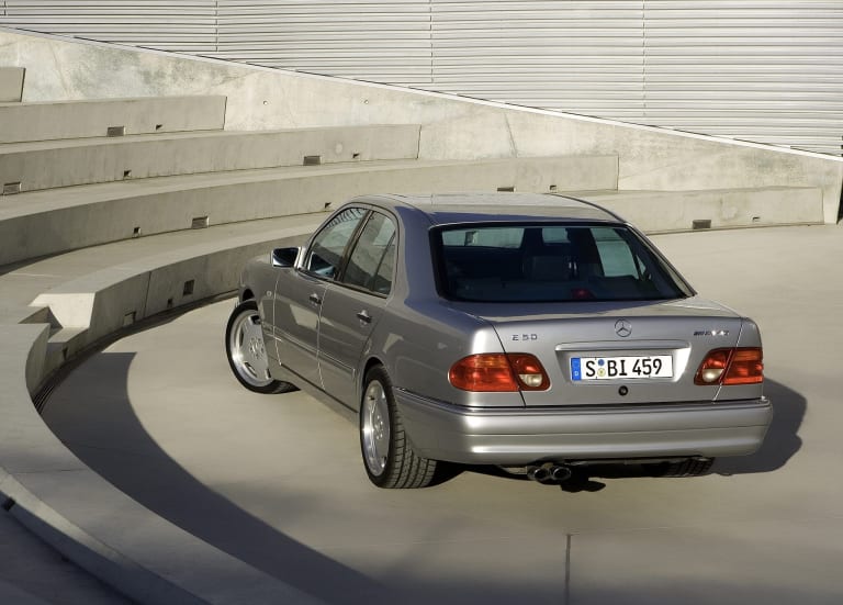 mercedes-benz_e-klasse_1996_wallpapers_1-aspect-ratio-2048-1468.jpg