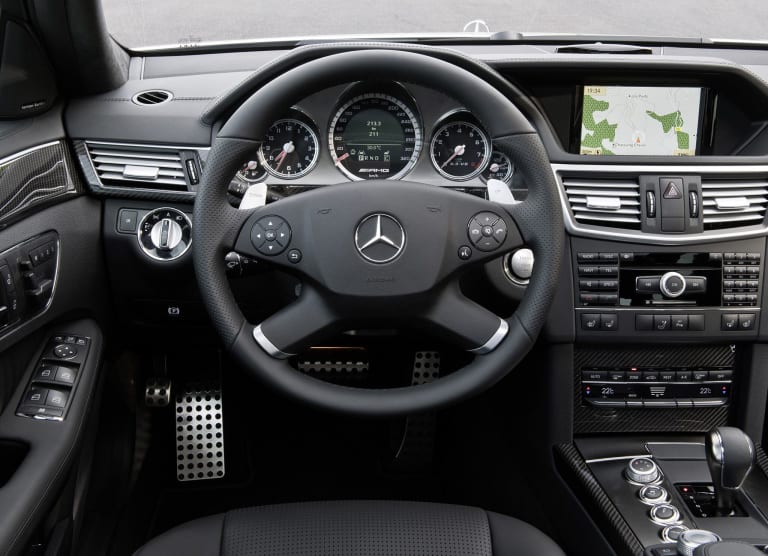 mercedes-benz_e-klasse_2009_images_4-aspect-ratio-2048-1482.jpg