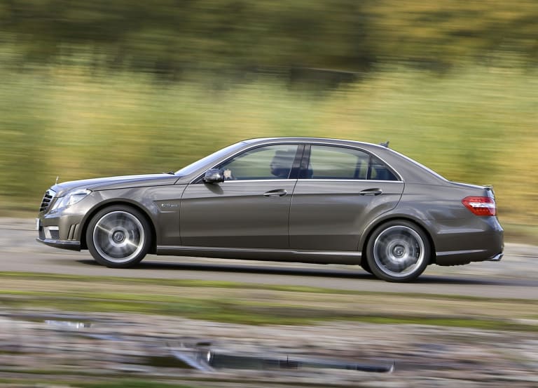 mercedes-benz_e-klasse_2009_pictures_6-aspect-ratio-2048-1475.jpg