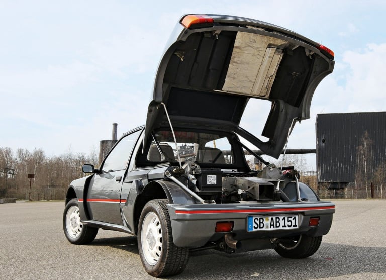 peugeot_205_1984_pictures_3-aspect-ratio-2048-1485.jpg