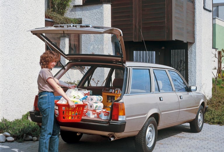 peugeot_505_1982_wallpapers_1-aspect-ratio-2048-1390.jpg