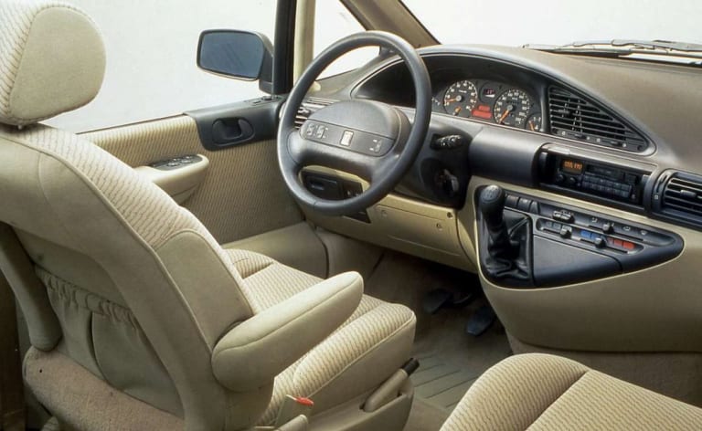 peugeot-806-int.jpg