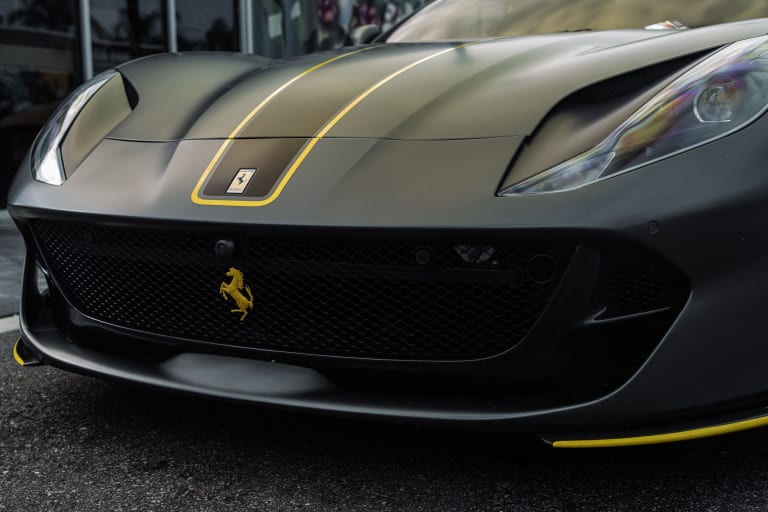 Ferrari 812 Competizione : ce crash spectaculaire condamne un modèle produit à moins de 1 000 exemplaires