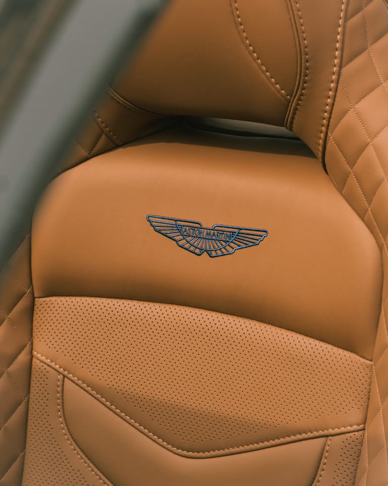 Personne ne comprend pourquoi cette Aston Martin à 252 000 € rivalise avec une Vanquish à deux fois son prix