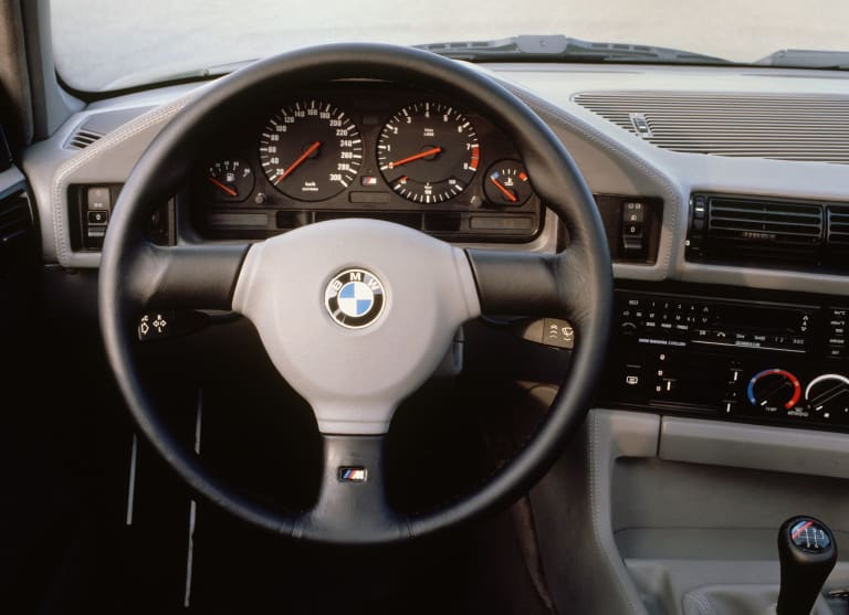 photos_bmw_5_series_e34_1988_1-aspect-ratio-2048-1486.jpg