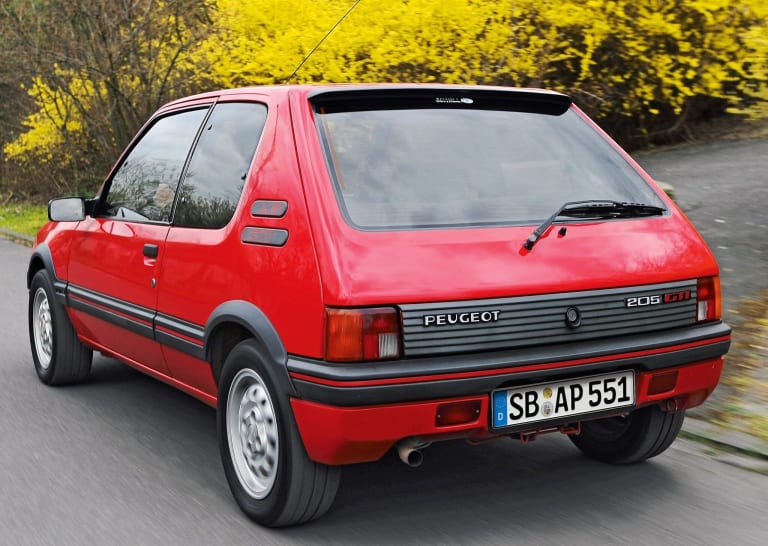 photos_peugeot_205_1984_3-aspect-ratio-2048-1455.jpg