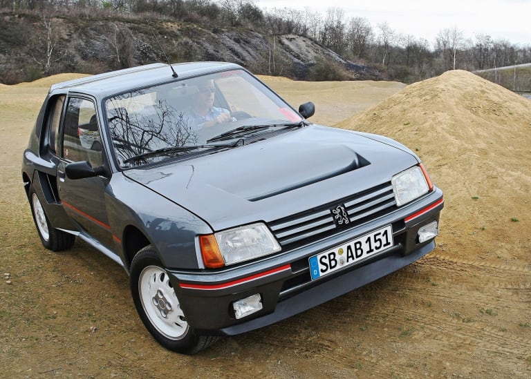 photos_peugeot_205_1984_4-aspect-ratio-2048-1464.jpg