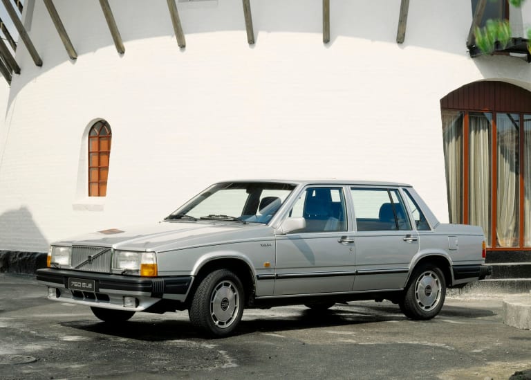 photos_volvo_760_1982_1-aspect-ratio-2048-1464.jpg