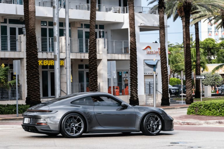 2 531 km, 62 000 € d’options : cette 911 GT3 Touring affole les convoitises