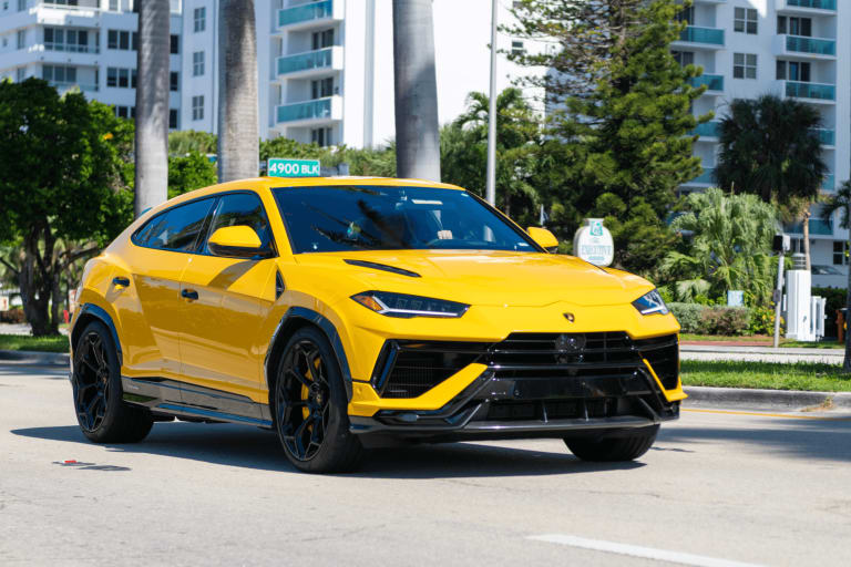 Voici pourquoi la police de Melbourne a laissé un ado de 16 ans rouler 16 heures dans un Lamborghini Urus volé