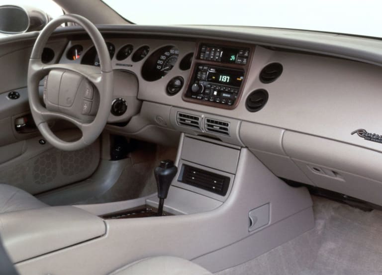 pictures_buick_riviera_1995_1-aspect-ratio-1600-1152.jpg