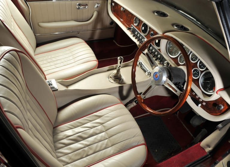 pictures_maserati_quattroporte_1966_1-aspect-ratio-2048-1486.jpg