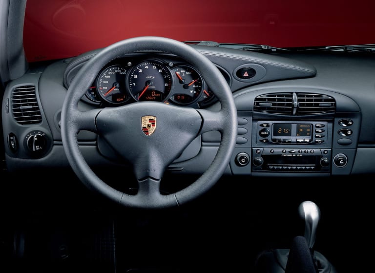 porsche_911-gt3_1999_photos_2-aspect-ratio-2048-1491.jpg