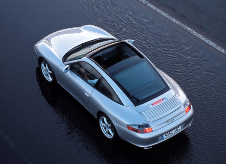 porsche_911_targa_2001_images_1-aspect-ratio-2048-1486.jpg