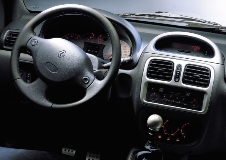 renault_clio_1999_images_1-aspect-ratio-1024-724.jpg
