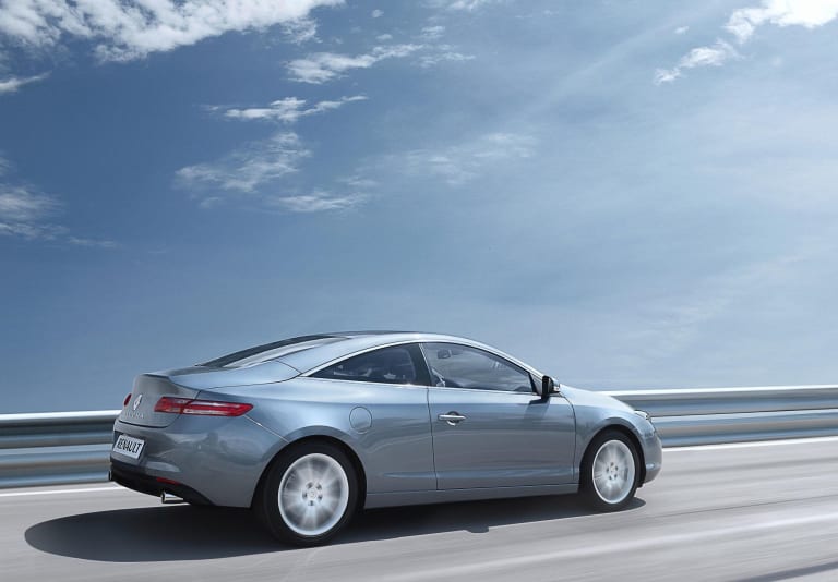 renault_laguna_2008_photos_4-aspect-ratio-2048-1425.jpg