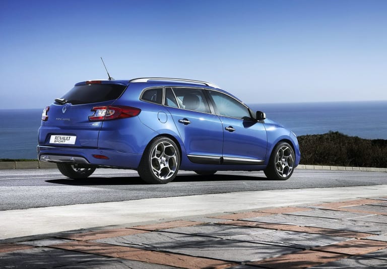 renault_megane_2010_photos_3-aspect-ratio-2048-1426.jpg