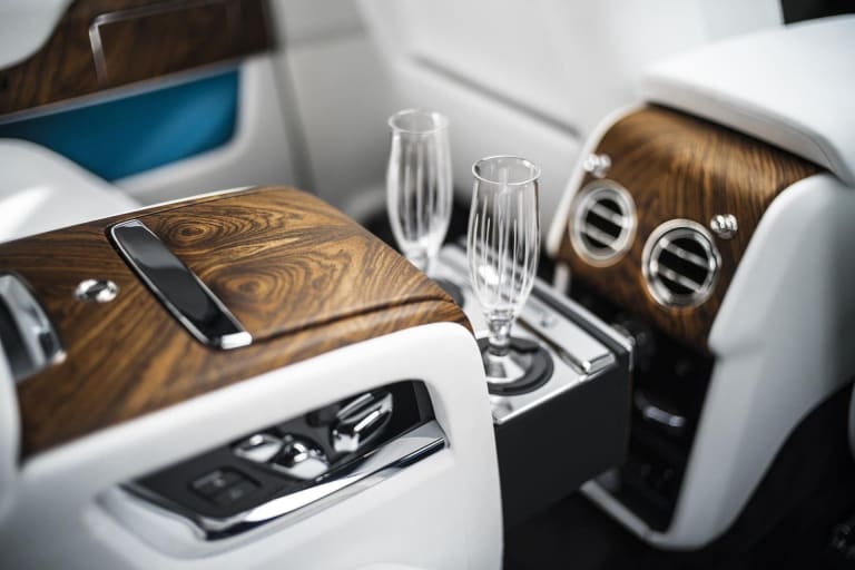 rolls-royce-cullinan-rolls-royce-cullinan-suv-hd-wallpaper-b38a239ab8f53c5d1892fe2341382251.jpg