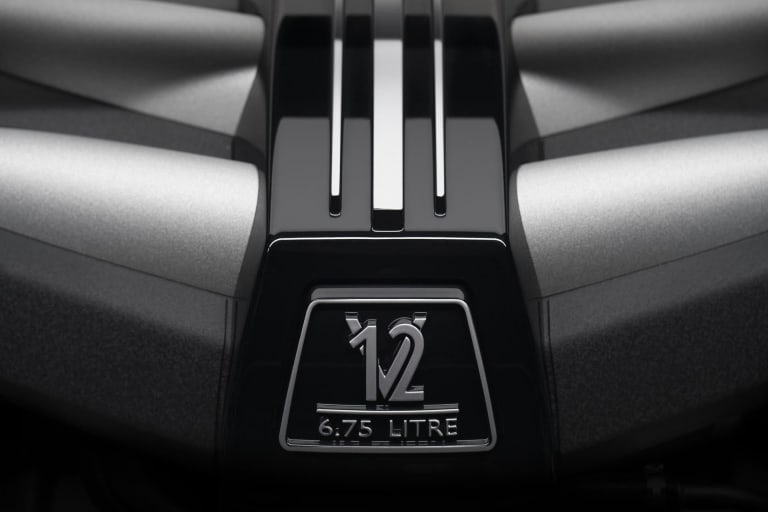 rolls-royce-cullinan-rolls-royce-cullinan-suv-hd-wallpaper-e4dcf4c826136422b13dc1ab8773e416.jpg