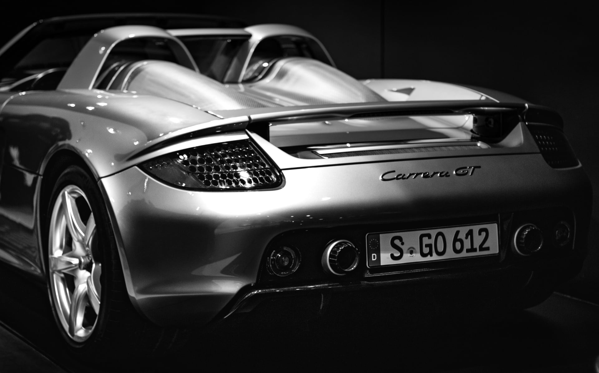 Trois mois de travail pour changer la couleur d'une supercar allemande