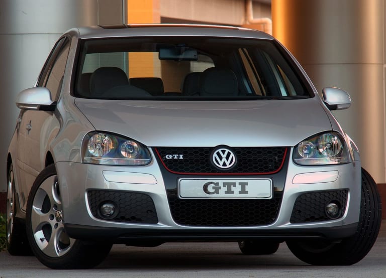 volkswagen_golf_2004_images_6-aspect-ratio-1600-1155.jpg