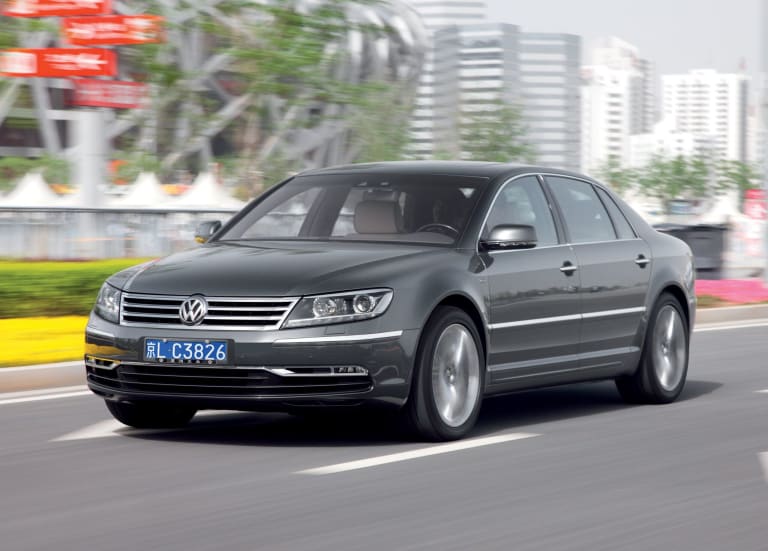 volkswagen_phaeton_2010_images_5-aspect-ratio-2048-1470.jpg