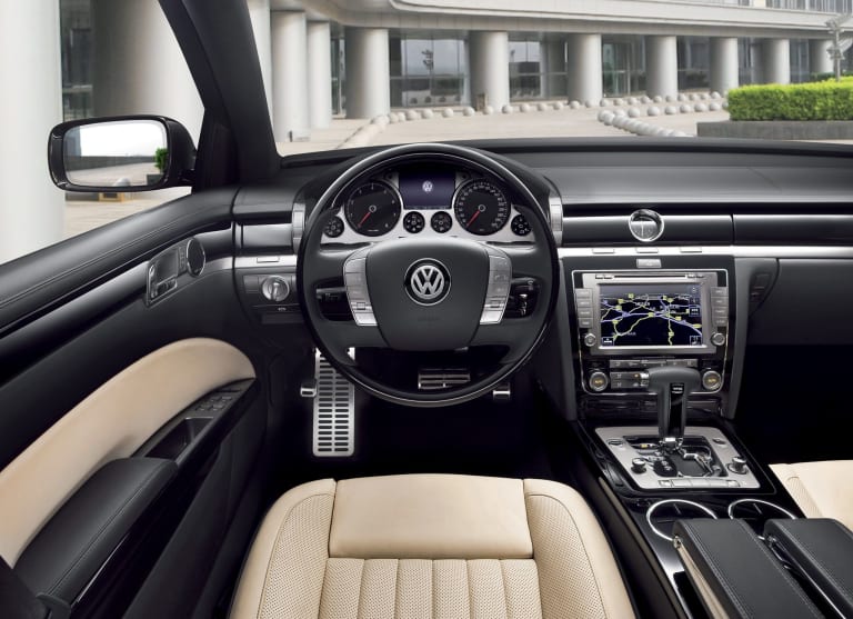 volkswagen_phaeton_2010_wallpapers_3-aspect-ratio-2048-1486.jpg