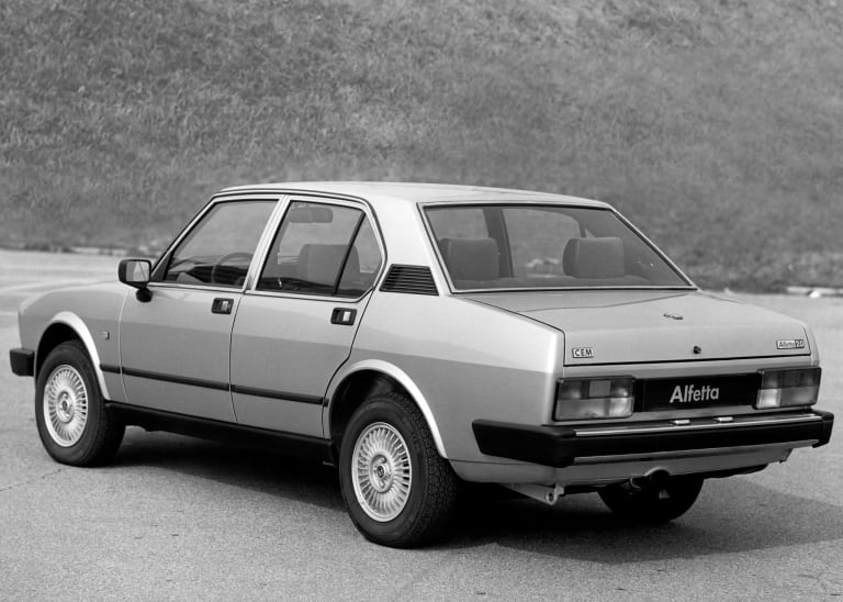 wallpapers_alfa-romeo_alfetta_1983_1-aspect-ratio-2048-1460.jpg