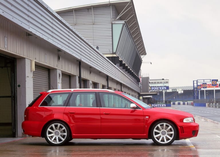 wallpapers_audi_rs4_2000_1-aspect-ratio-1600-1140.jpg