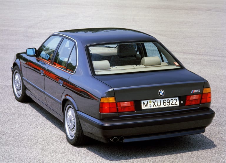 wallpapers_bmw_5-series_1988_1-aspect-ratio-2048-1474.jpg