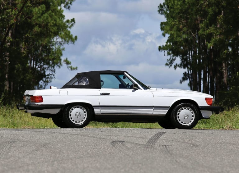 wallpapers_mercedes-benz_sl-klasse_1985_2-aspect-ratio-2048-1486.jpg