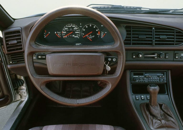 wallpapers_porsche_944_1988_1-aspect-ratio-1024-727.jpg