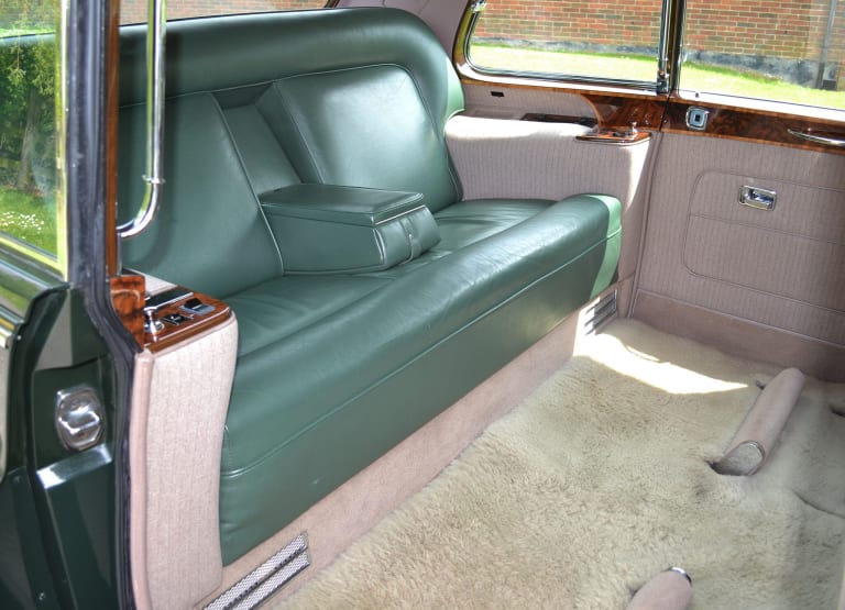 wallpapers_rolls-royce_phantom_1968_2-aspect-ratio-2048-1479.jpg