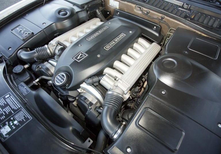 wallpapers_rolls-royce_silver-seraph_1998_1-aspect-ratio-2048-1427.jpg