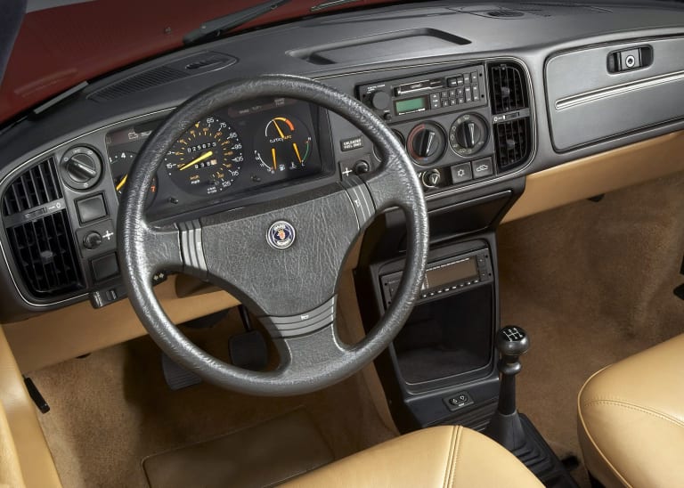 wallpapers_saab_900_1987_2-aspect-ratio-2048-1460.jpg