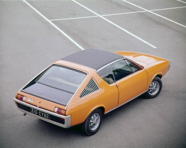 zoom-renault-r17-restomod-2.jpg