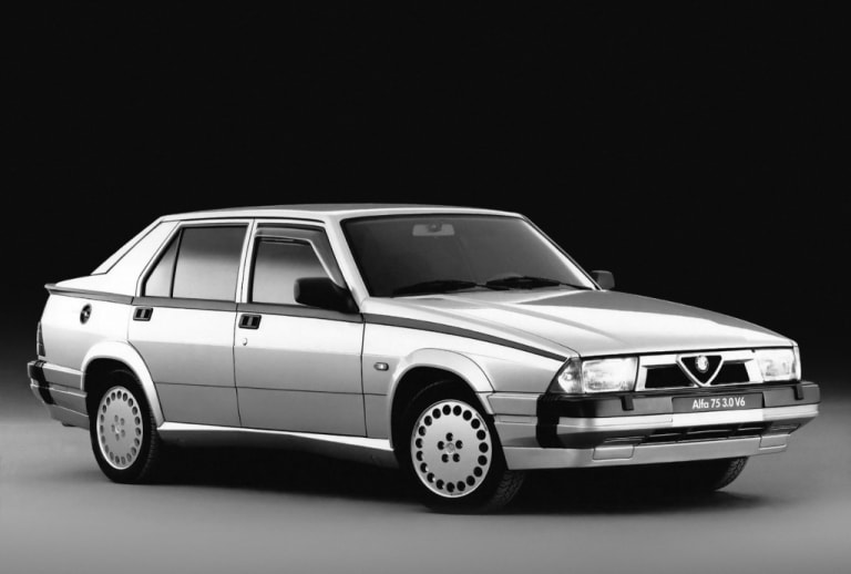Alfa Romeo 75 6V : des relents de 60's dans une caisse 80's... et un Busso au milieu