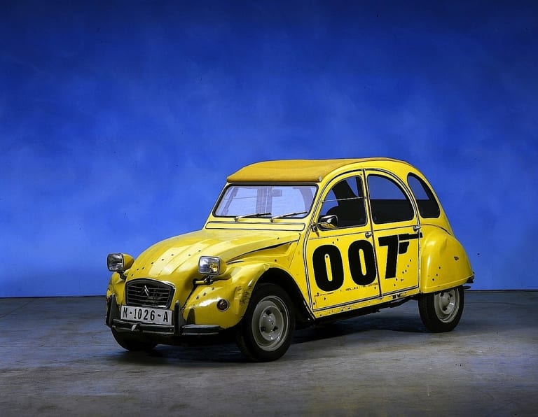 Citroën 2CV 007 : "Rien que pour vos yeux"