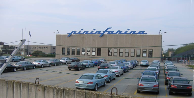 Usine Pininfarina de San Giorgio Cavanese au temps de la Peugeot 406