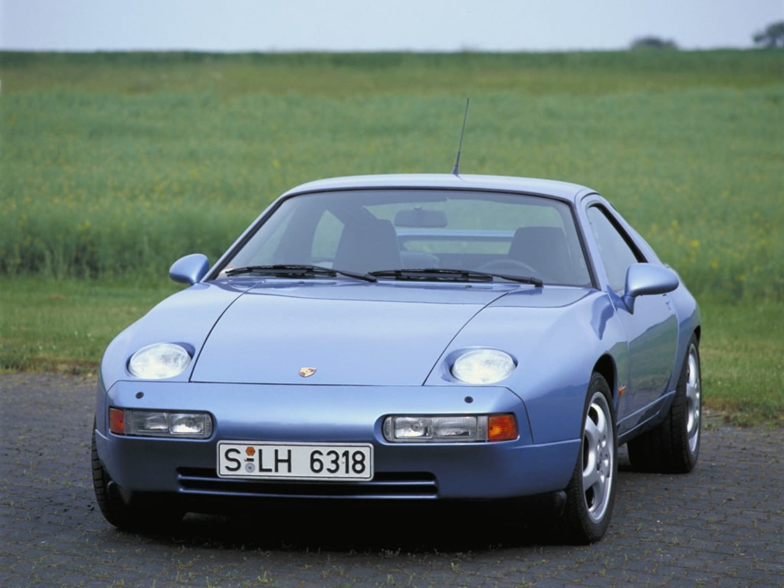 Porsche 928 GTS