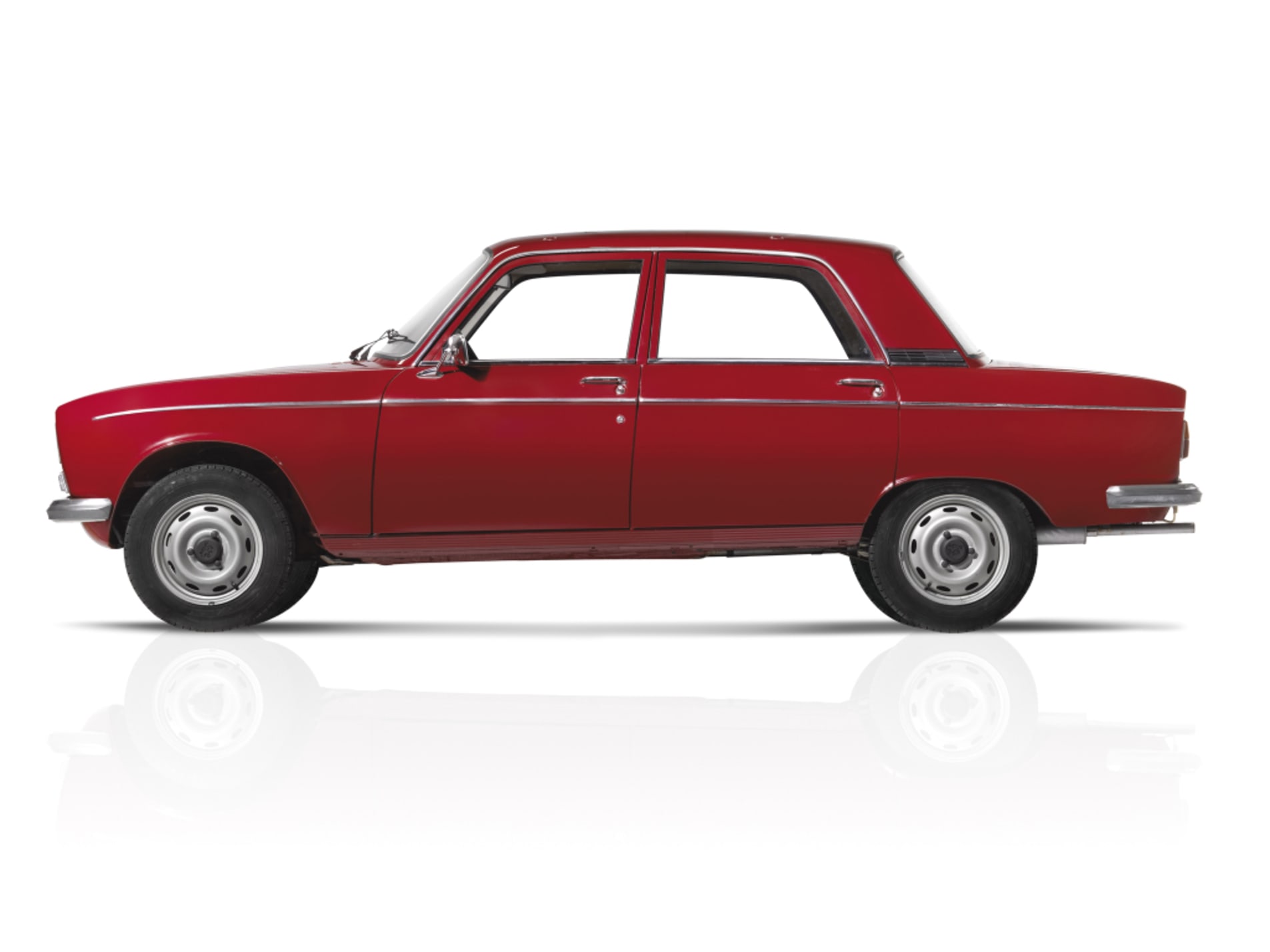 Peugeot 304 rouge sur fond blanc avec une vue de côté de l'auto