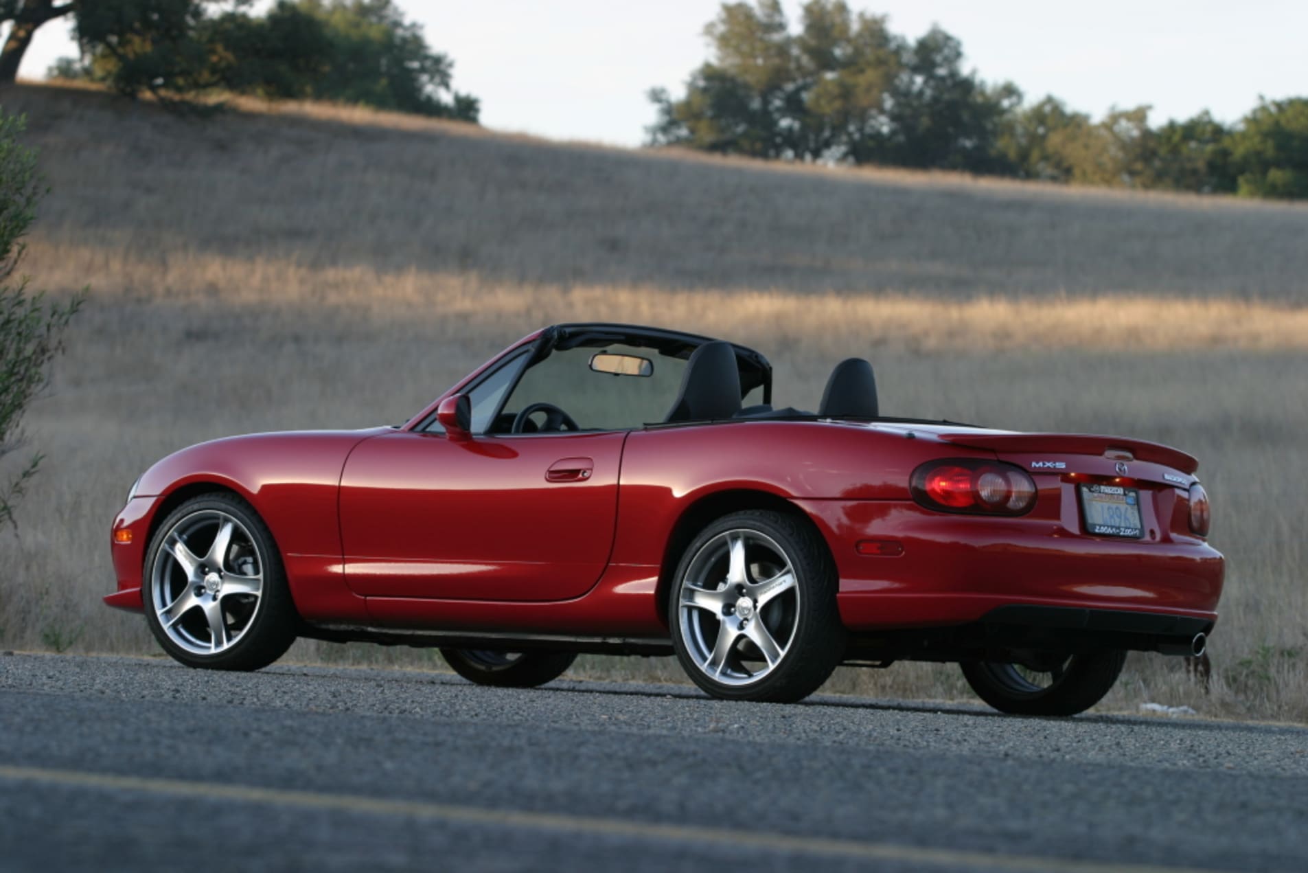 mazda mx5 rouge cote